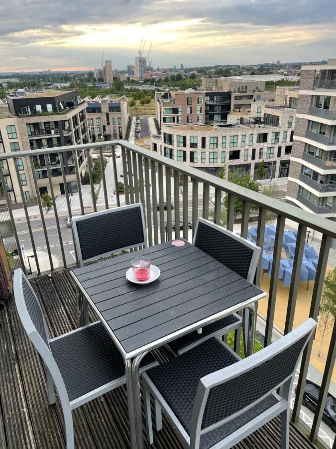 Luxury En-Suite Room Olympic Village In Shared Apartment Londra Dış mekan fotoğraf