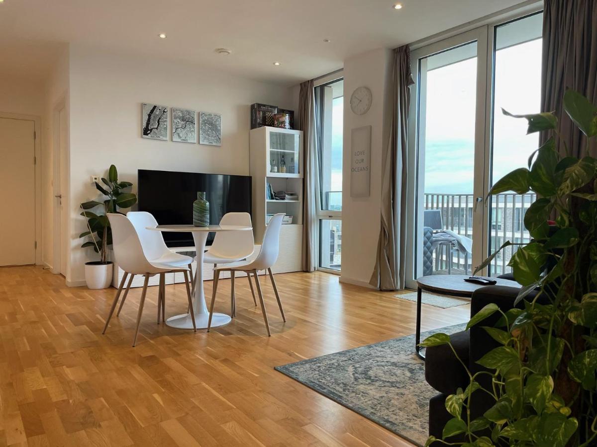 Luxury En-Suite Room Olympic Village In Shared Apartment Londra Dış mekan fotoğraf